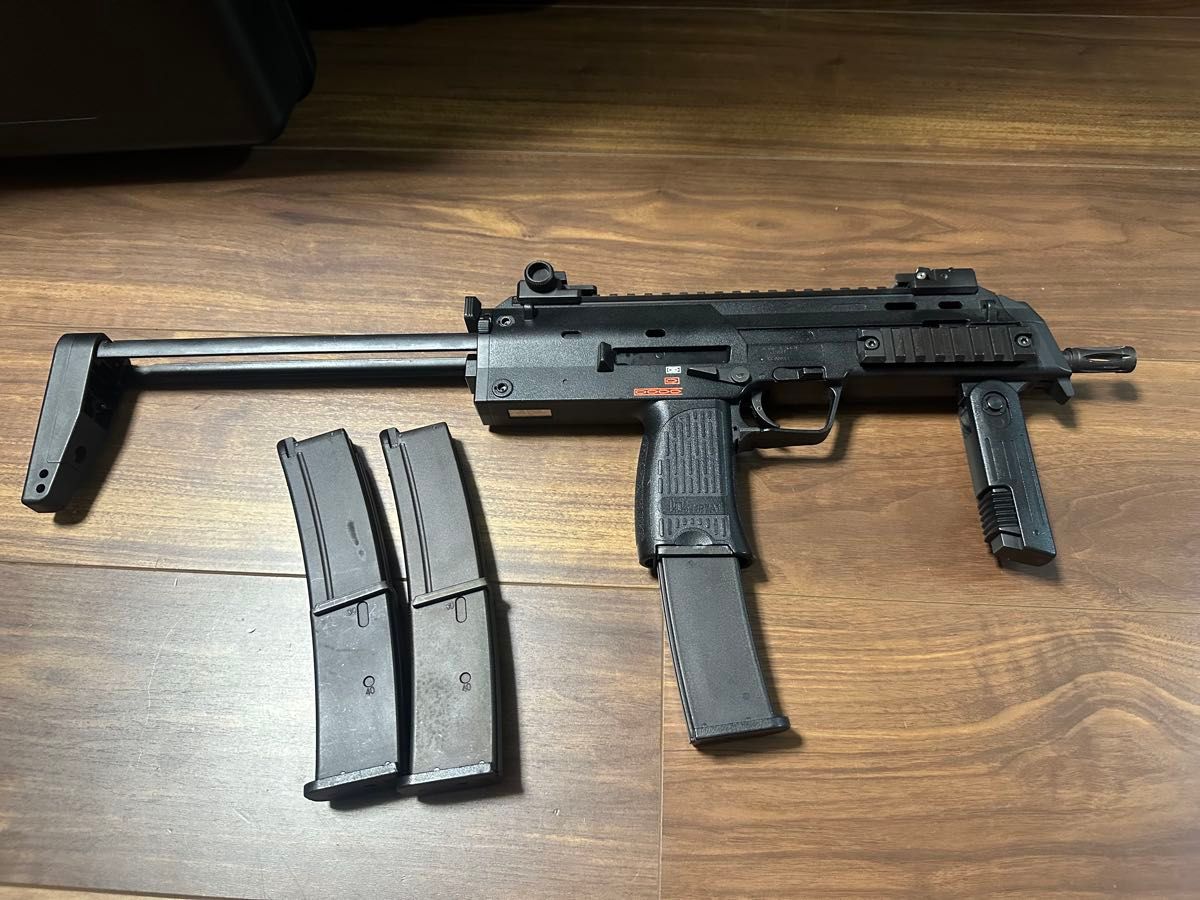 価格改正セール!KSC MP7 A1 ガスガン スミ入れ!!予備2本マガジン付き KSC ガスブローバック MP7A1 ガスガン MP7 予備マガジン2本付き