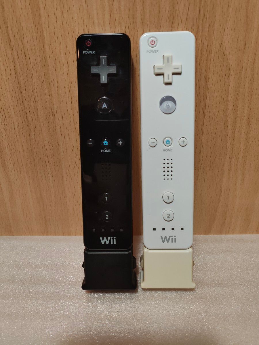 wii リモコン】 センサー付き ブラック ホワイト 清掃・除菌済み wii リモコン】 センサー付き ブラック ホワイト 清掃・除菌済み