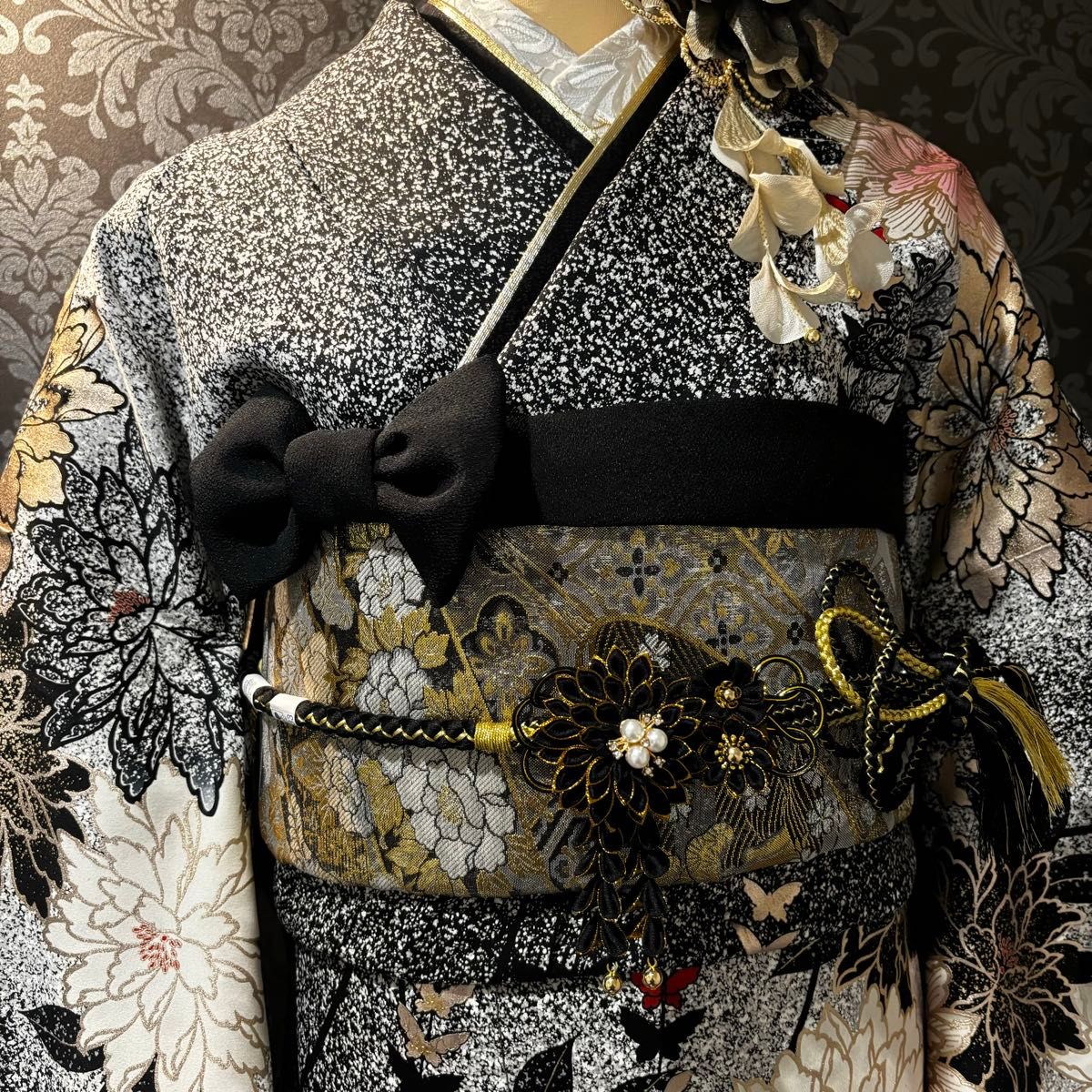 美品 黒灰 作家物 牡丹蝶 金彩 逸品 振袖 フルセット 振り袖 美品 黒灰 作家物 牡丹蝶 金彩 逸品 振袖 フルセット 振り袖