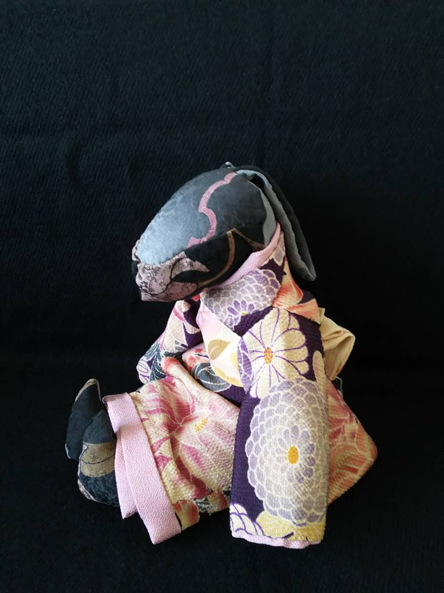 友禅生地で作ったウサギのお人形（アンティーク桜）女の子