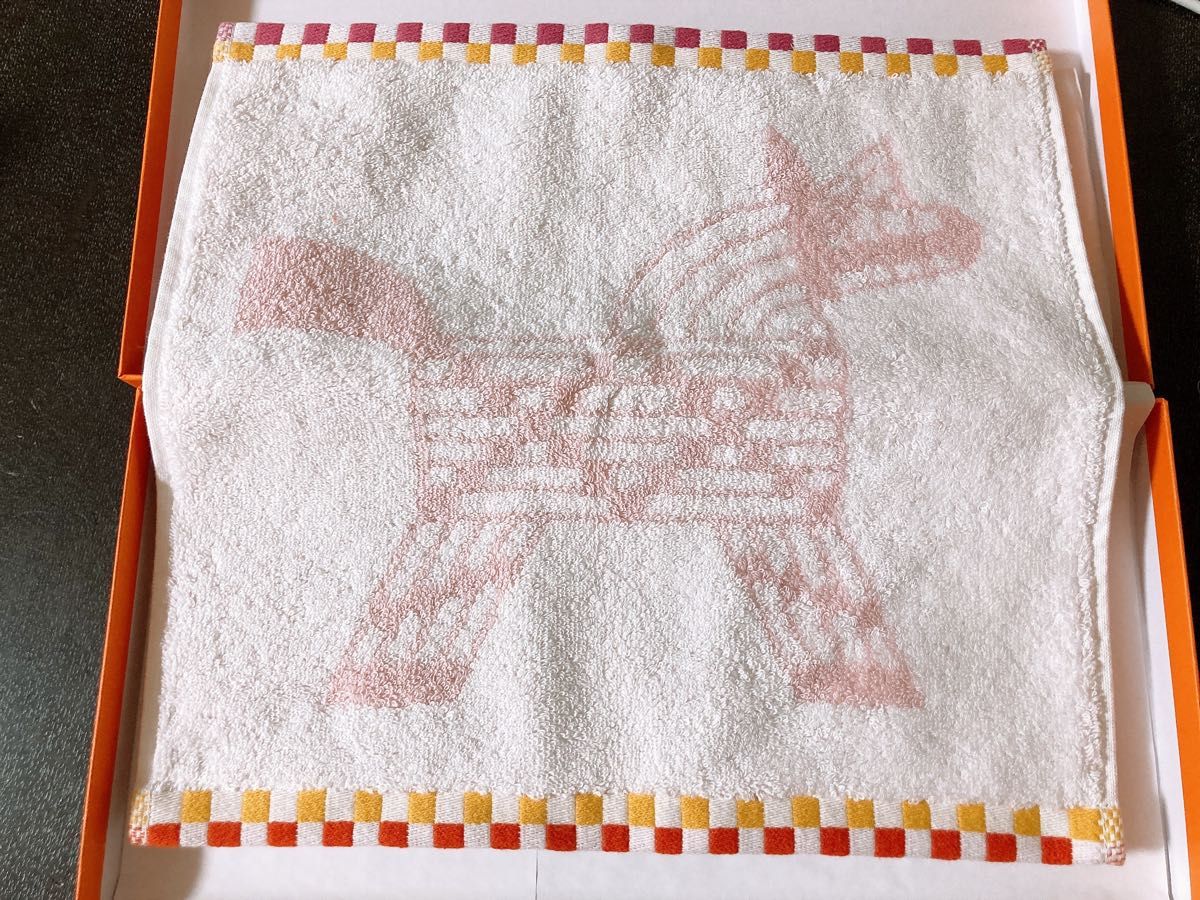 未使用 タグ付き HERMES エルメス カレ ハンド タオル 2枚セット 未使用 タグ付き HERMES エルメス カレ ハンド タオル 2枚セット