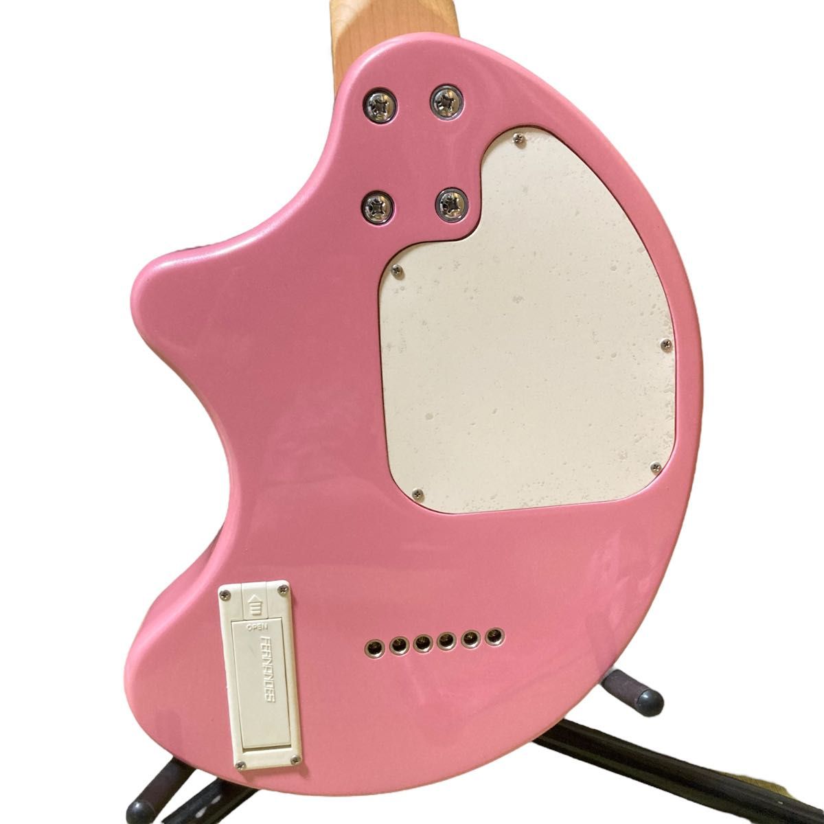 超美品 ハローキティ エレキギター FERNANDES アンプ内蔵 ZO-3 超美品 ハローキティ エレキギター FERNANDES アンプ内蔵 ZO-3