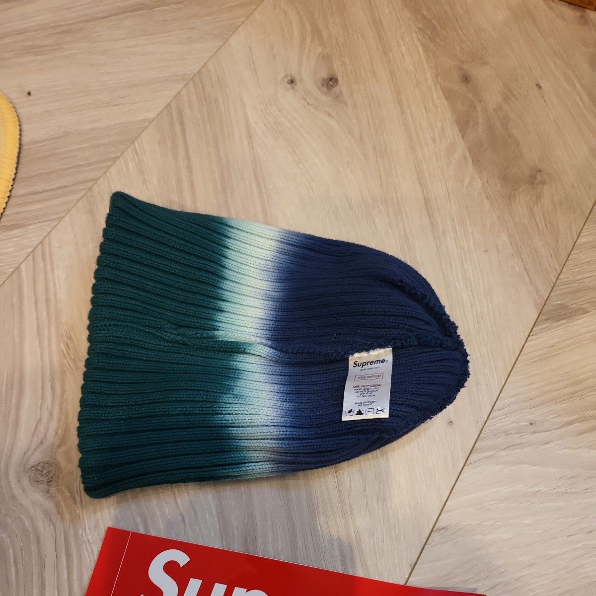 シュプリーム ニット帽 グラデーションカラー ほぼ新品 シュプリーム ニット帽 グラデーションカラー ほぼ新品