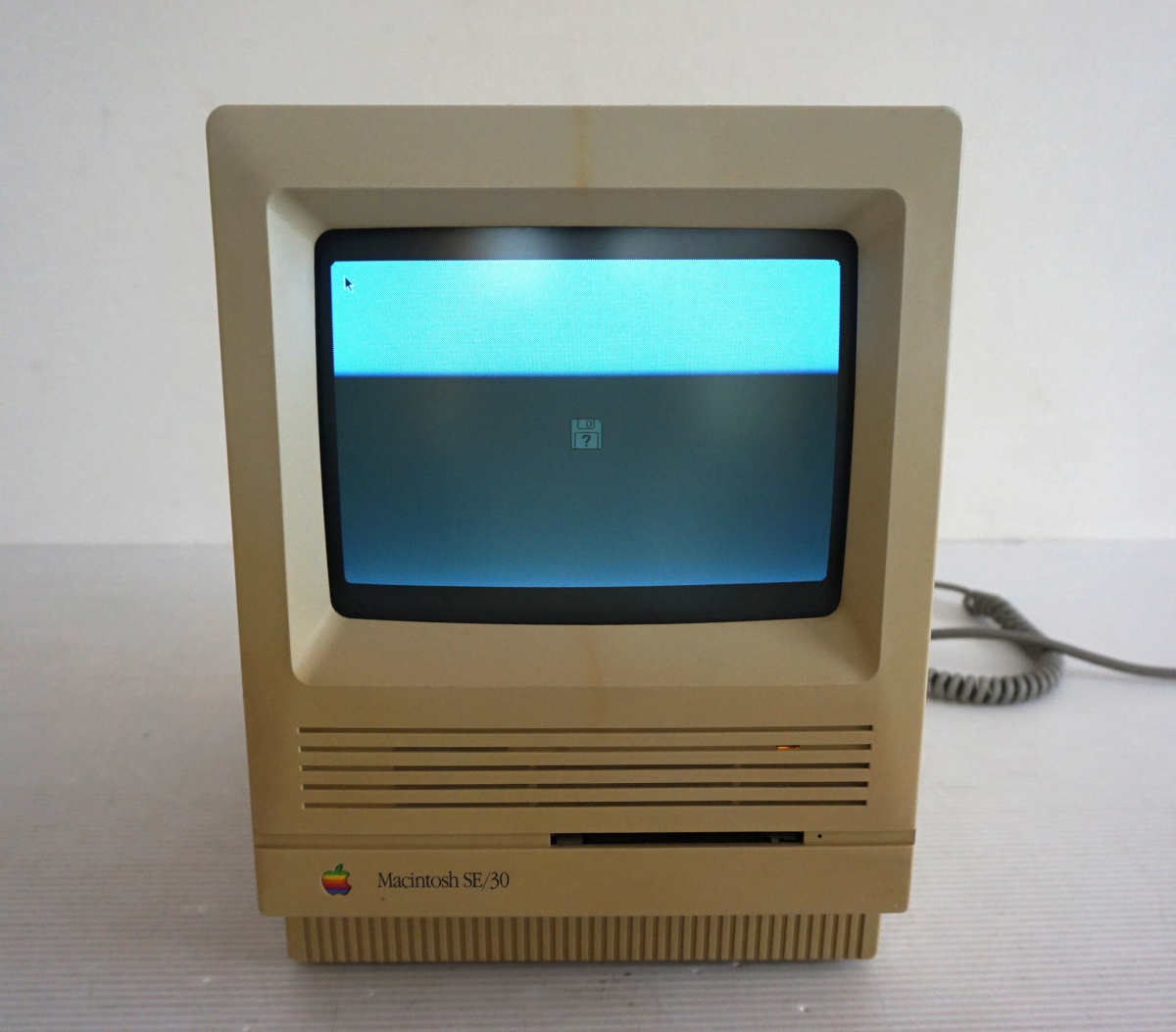通電のみ・ジャンク】アップル マッキントッシュ/Apple 通電のみ・ジャンク】アップル マッキントッシュ/Apple