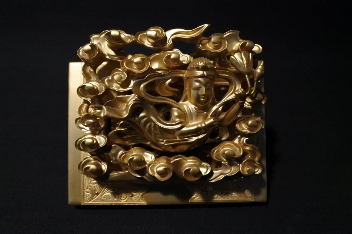 【収集品】最高級品　仏壇用の彫り物　両面　本金粉　金具付き（200329D-2）1725　M