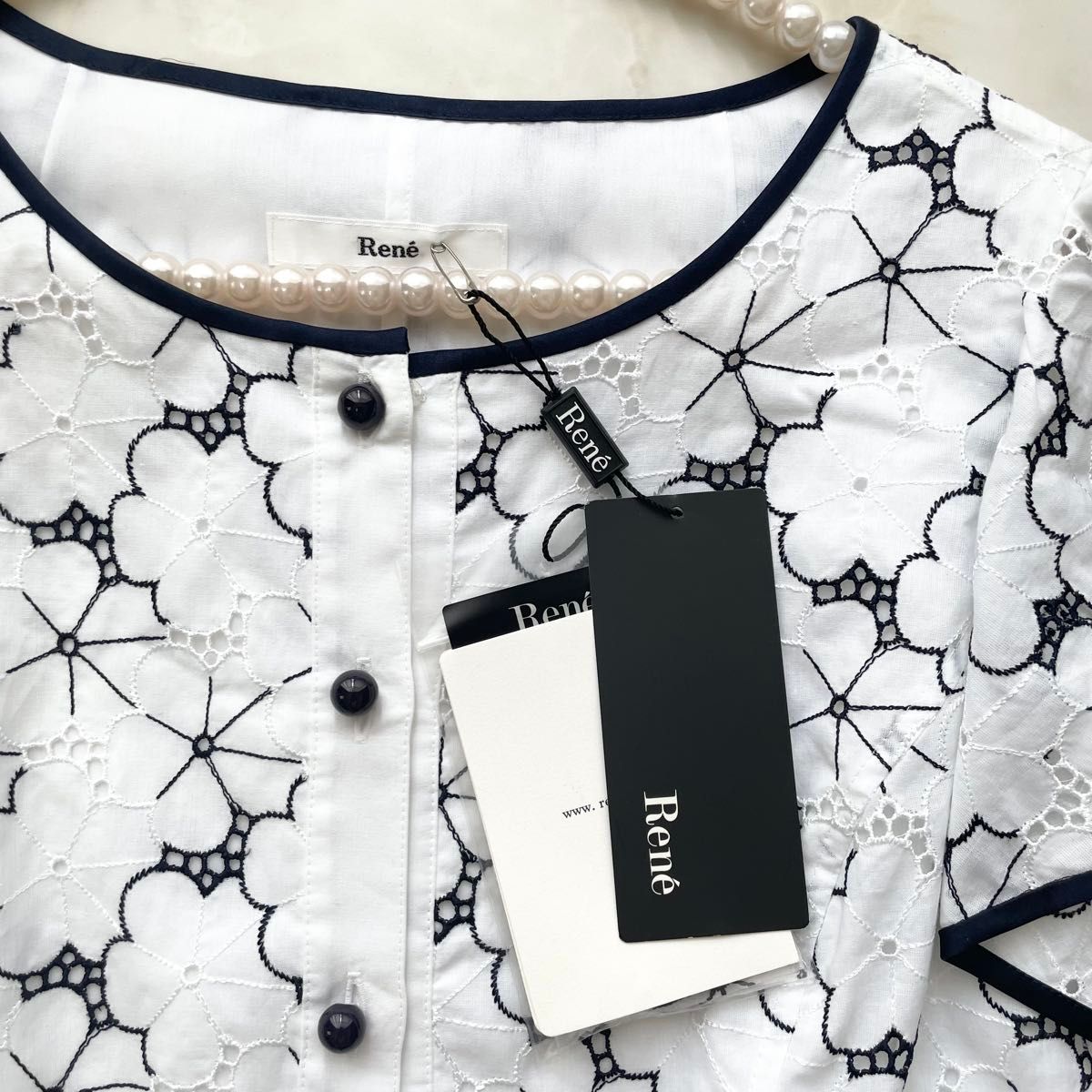 新品 Rene ルネ 総刺繍 総レース ワンピース フレア Aライン 花 新品 Rene ルネ 総刺繍 総レース ワンピース フレア Aライン 花