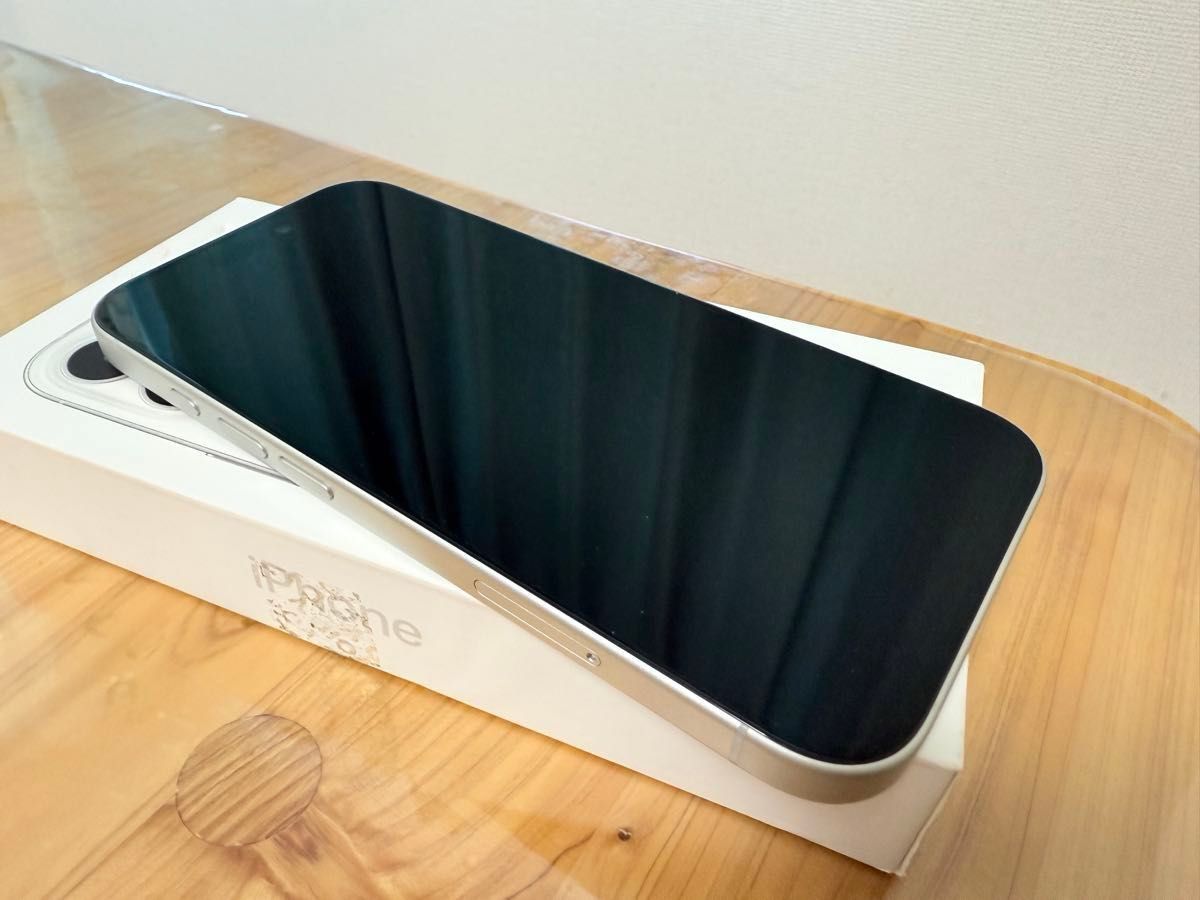 美品 iPhone 16 SIM 海外フリー版 ホワイト シャッター音なし 美品 iPhone 16 SIM 海外フリー版 ホワイト シャッター音なし