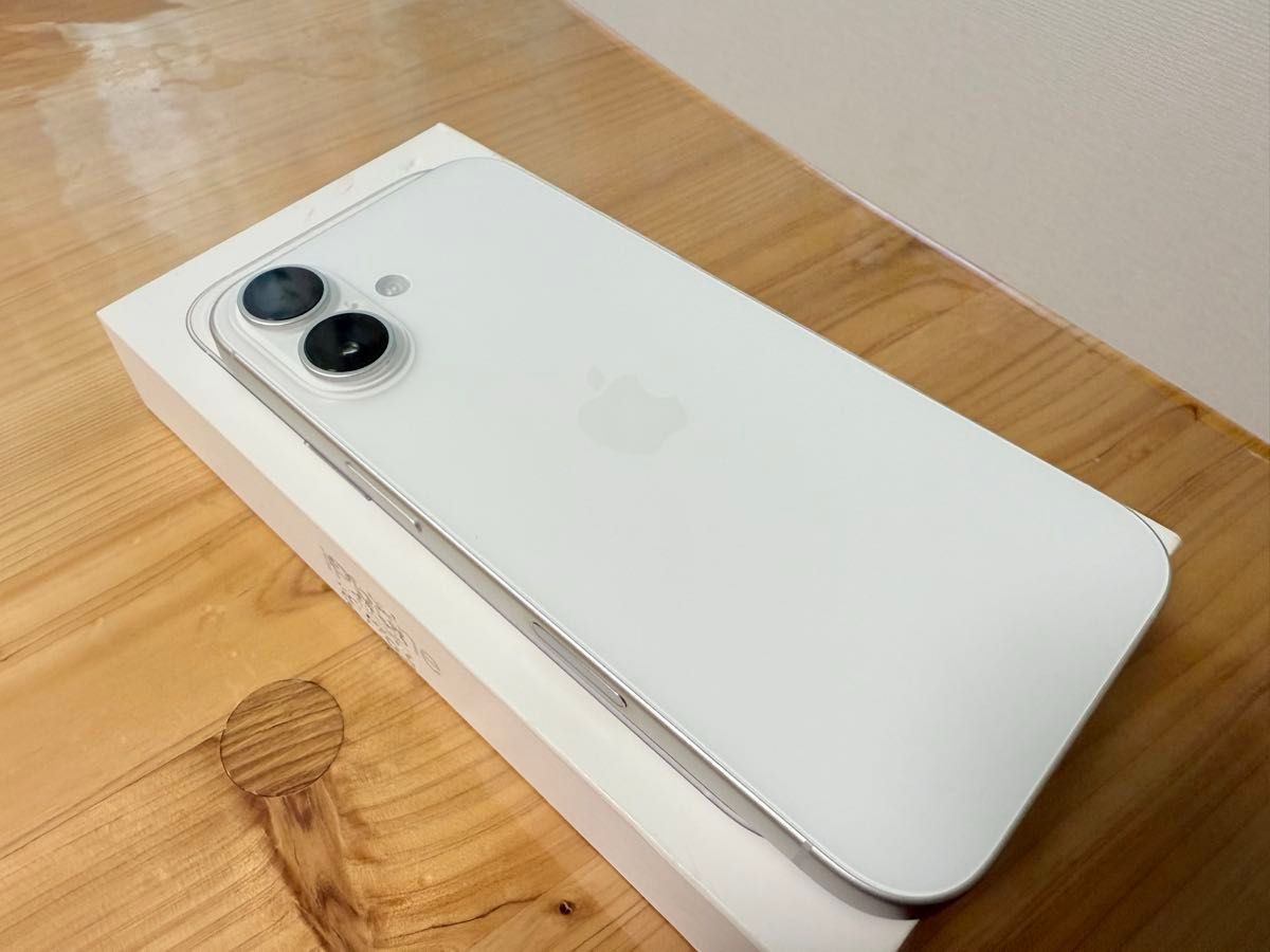 美品 iPhone 16 SIM 海外フリー版 ホワイト シャッター音なし 美品 iPhone 16 SIM 海外フリー版 ホワイト シャッター音なし