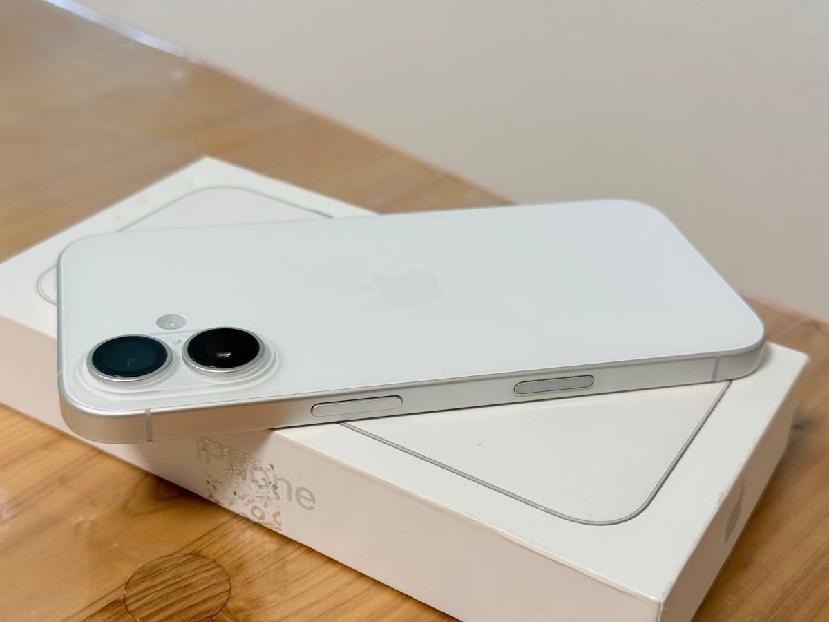 美品 iPhone 16 SIM 海外フリー版 ホワイト シャッター音なし 美品 iPhone 16 SIM 海外フリー版 ホワイト シャッター音なし
