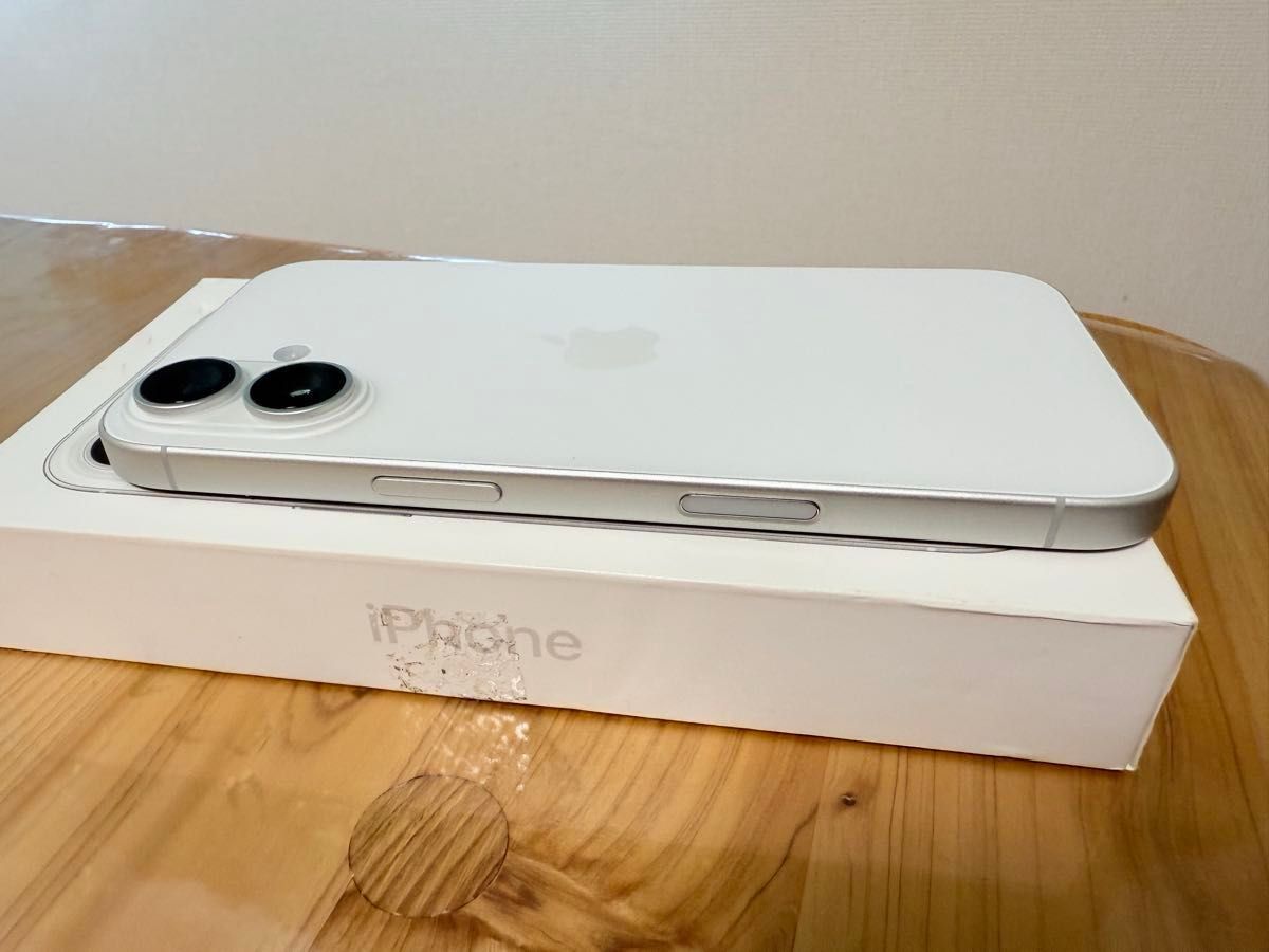 美品 iPhone 16 SIM 海外フリー版 ホワイト シャッター音なし 美品 iPhone 16 SIM 海外フリー版 ホワイト シャッター音なし