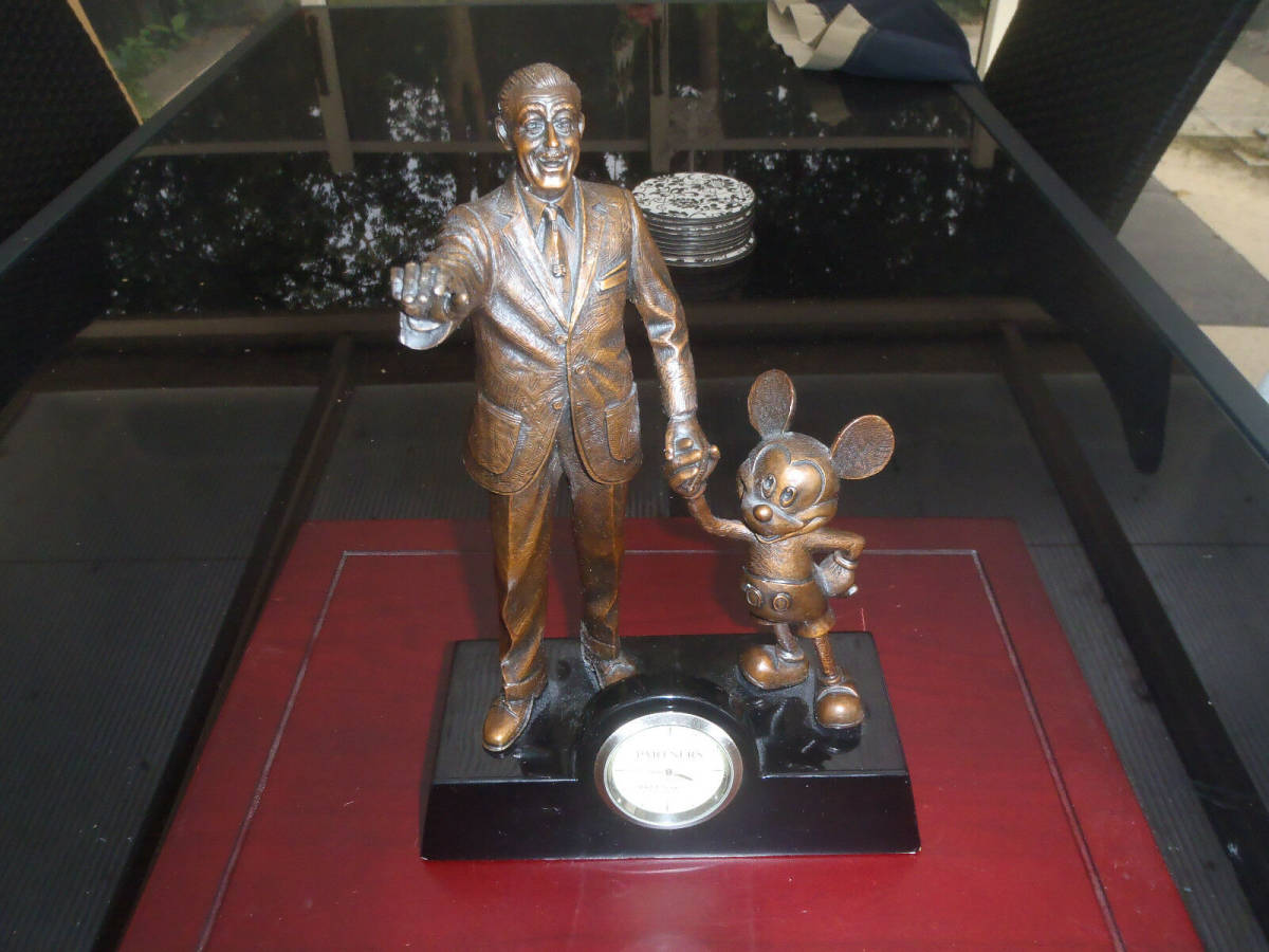 Paypayフリマ Disney ディズニー ミッキーマウス ウォルトディズニー 限定 レア 入手困難 フィギュア 人形 ブロンズ 銅像 時計