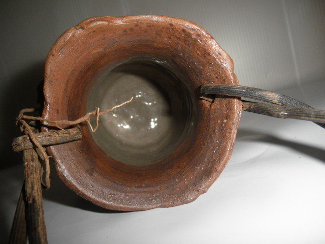 @@ 備前焼風　一輪挿し　花器　カズラ付一輪挿し　インテリア　雑貨　陶器の飾り物　古民具_画像6
