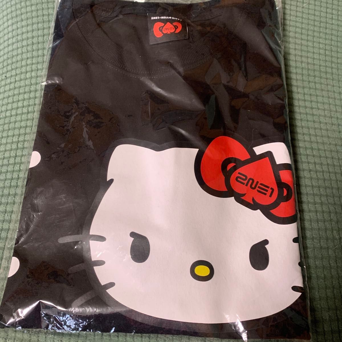 ハローキティ 2NE1 ブラインド ロングスリーブTシャツ L ショッパー付き ハローキティ 2NE1 ブラインド ロングスリーブTシャツ L