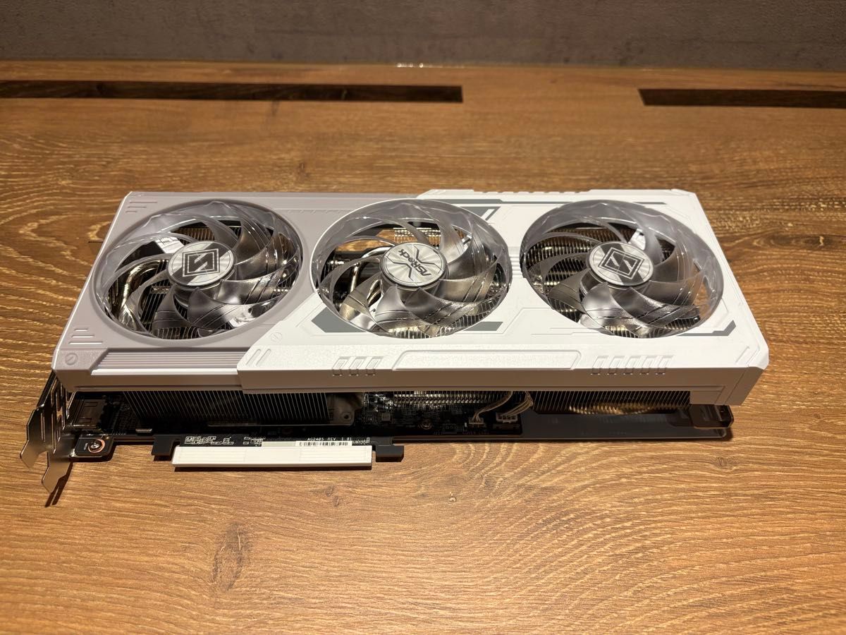 使用時間ごくわずか AMD ASRock Radeon RX 9070 XT Steel Legend 使用時間ごくわずか AMD ASRock Radeon RX 9070 XT Steel Legend