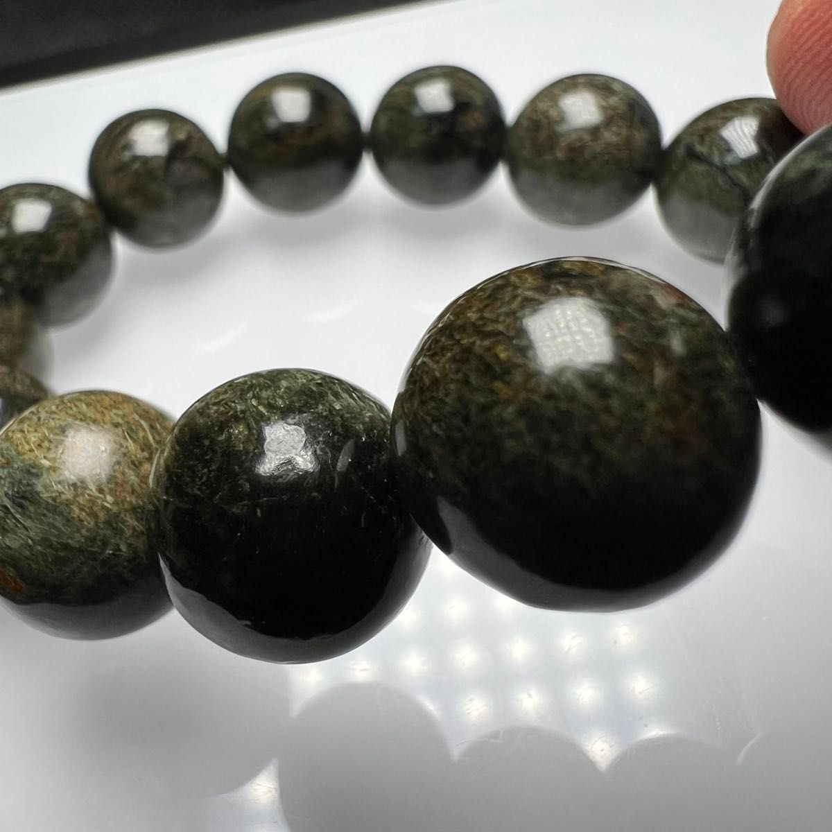 74112】アクチノライト 12 5mm ブレスレット グリーンルチル 74112】アクチノライト 12 5mm ブレスレット グリーンルチル