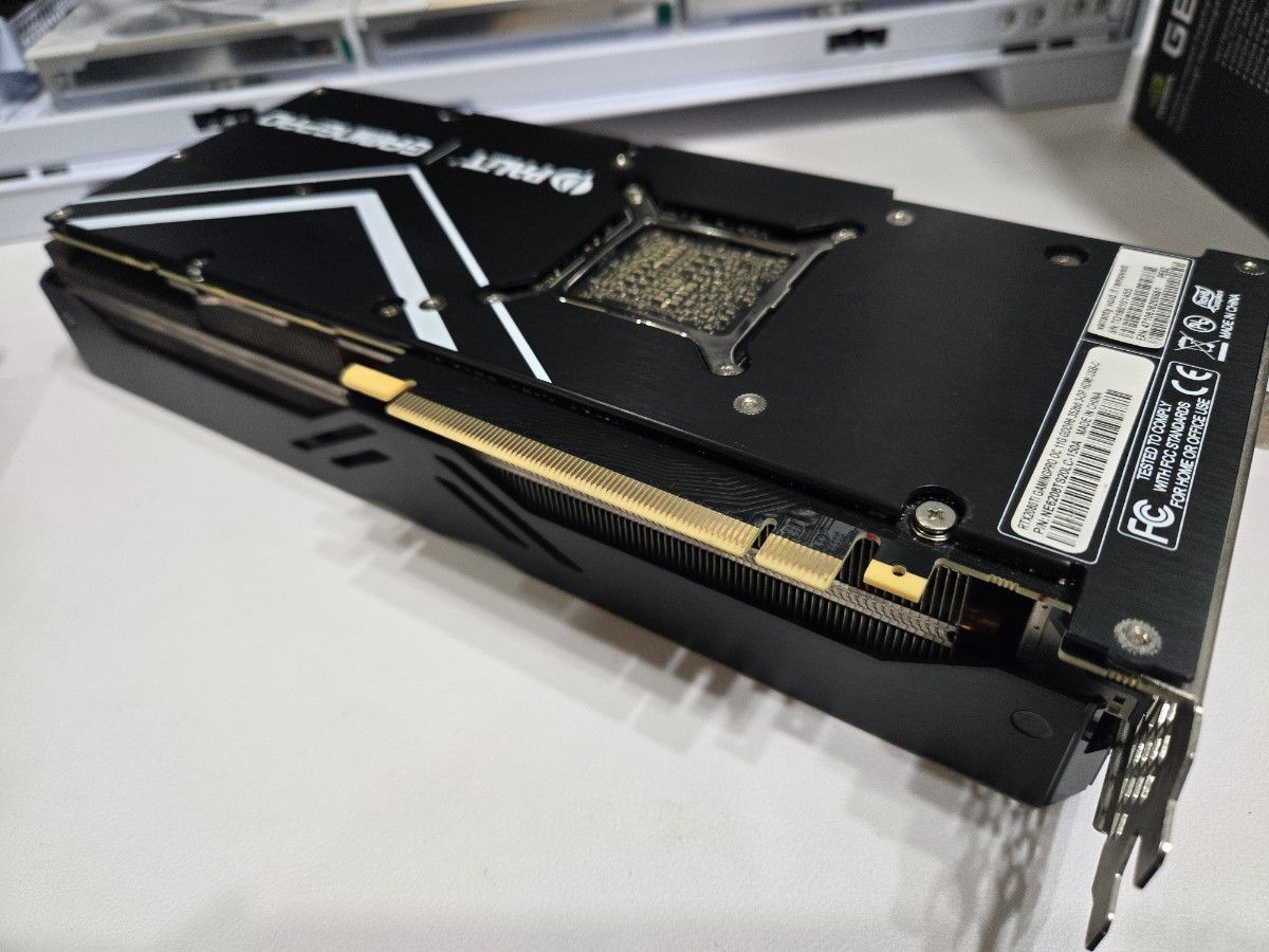 Palit GeForce RTX 2080 Ti Gaming Pro OC 動作良好 箱+専用 Palit GeForce RTX 2080 Ti Gaming Pro OC 動作良好 箱+専用