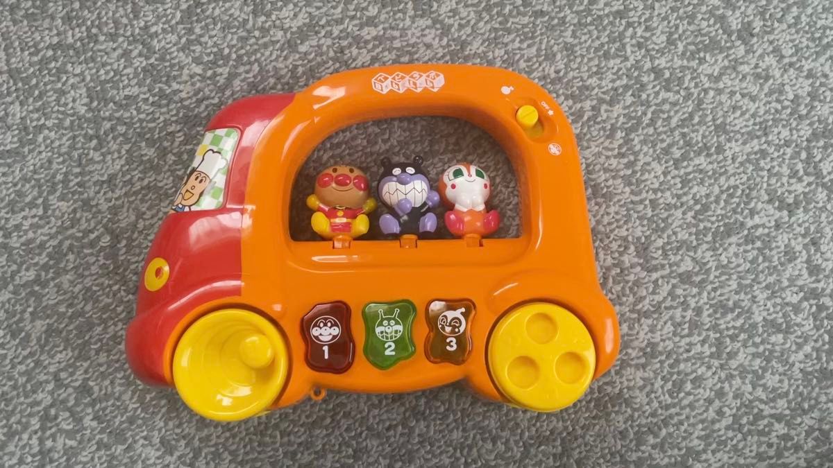 ベビラボ アンパンマン ころころメロディバス アンパンマンバス おもちゃ 知育玩具