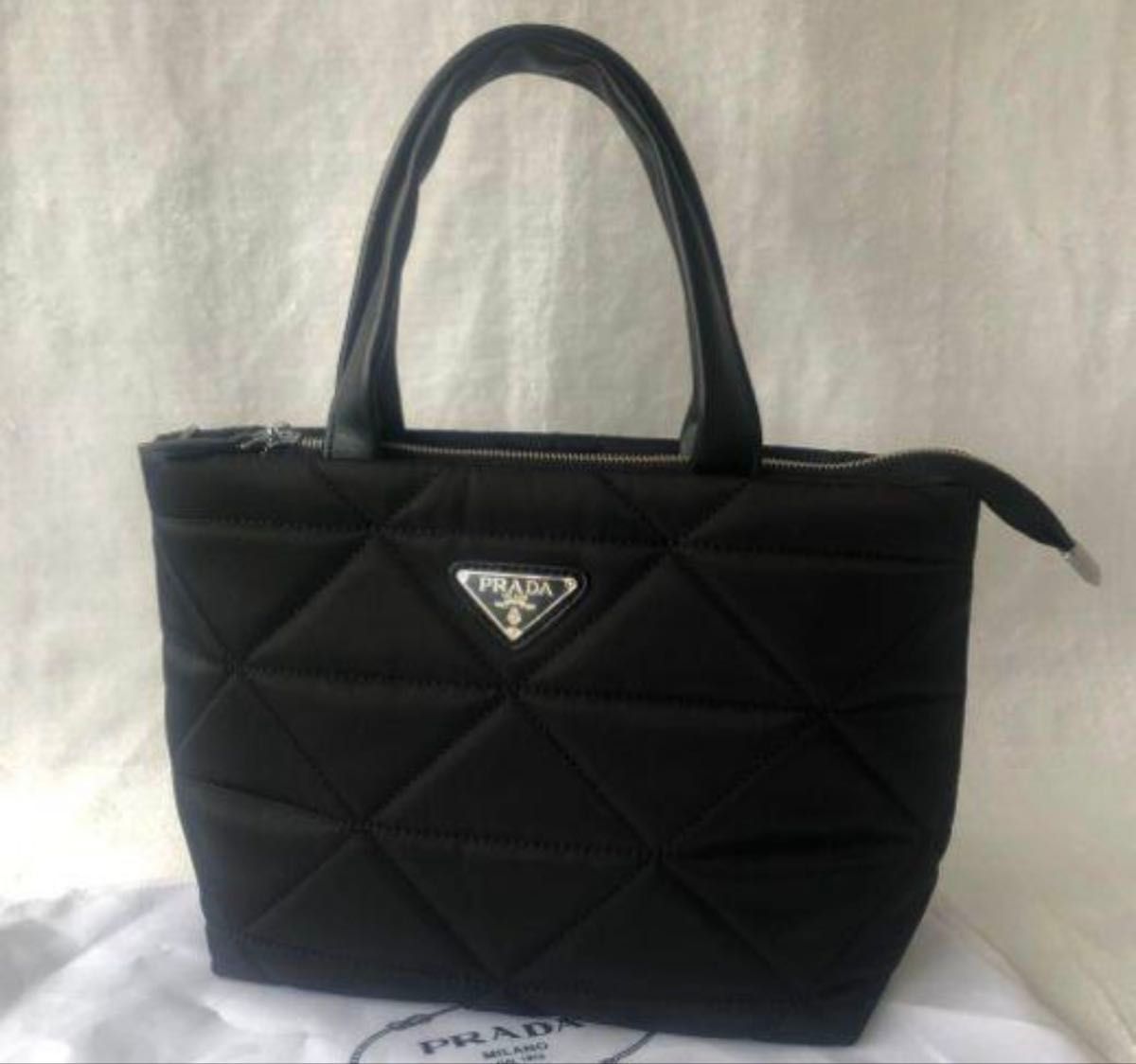 ノベルティーPRADA ブラック キルティング ショルダー2WAY ノベルティーPRADA ブラック キルティング ショルダー2WAY