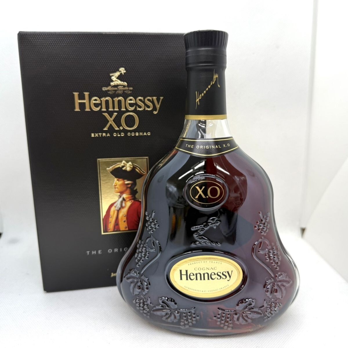 V825-SK18-863 Hennessy ヘネシー XO 黒キャップ コニャック V825-SK18-863 Hennessy ヘネシー XO 黒キャップ コニャック