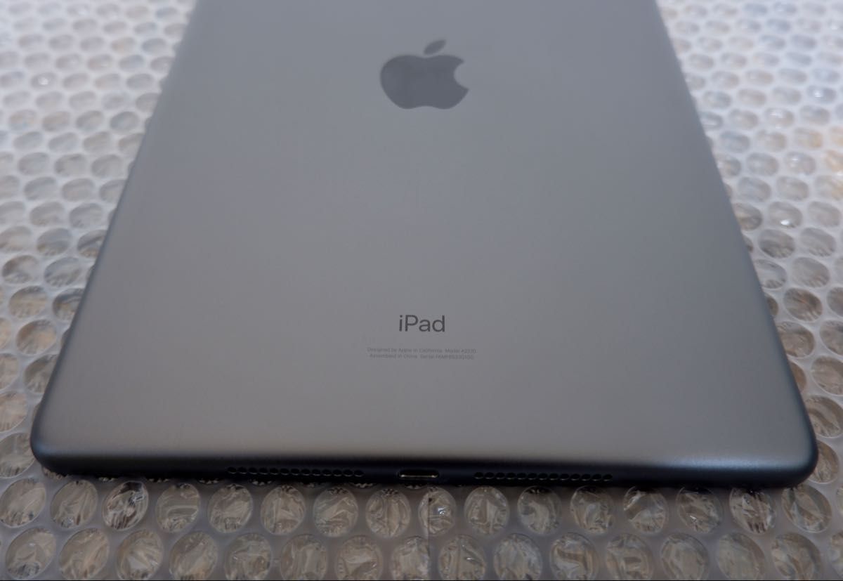 美品 iPad 第8世代 32GB Wi-Fiモデル スペースグレイ 未使用 美品 iPad 第8世代 32GB Wi-Fiモデル スペースグレイ 未使用