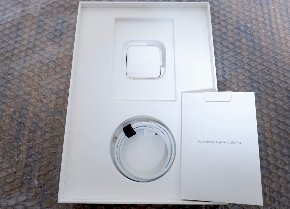 iPad 第7世代 32GB Wi-Fiモデル スペースグレイ ケース付き iPad 第7世代 32GB Wi-Fiモデル スペースグレイ ケース付き