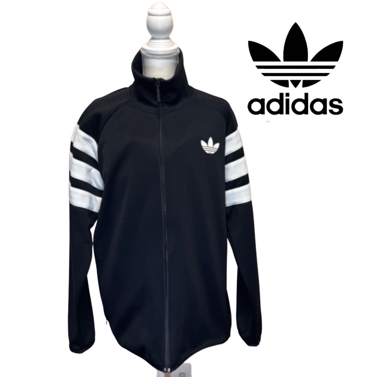 中華のおせち贈り物 美品】adidas トラックジャケット ジャージ ブラック ホワイト トップス