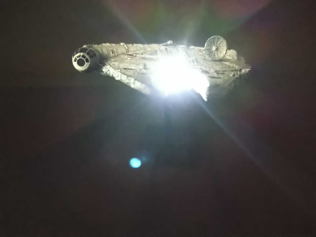 ミレニアム・ファルコン号☆スター・ウォーズ☆搭乗口発光☆STAR WARS