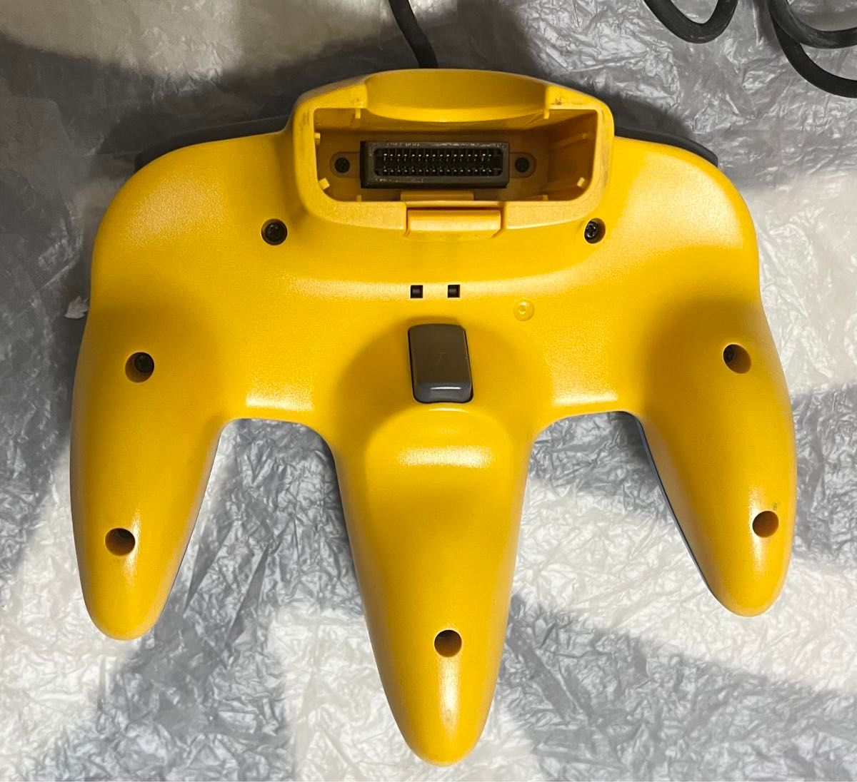 NINTENDO 64 ピカチュウ コントローラブロス ブルー & イエロー NINTENDO 64 ピカチュウ コントローラブロス ブルー & イエロー