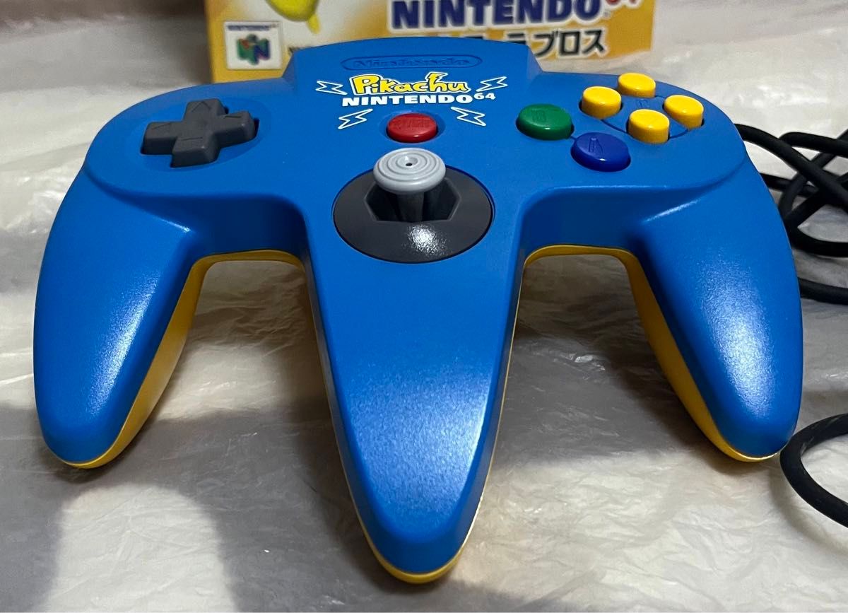 NINTENDO 64 ピカチュウ コントローラブロス ブルー & イエロー NINTENDO 64 ピカチュウ コントローラブロス ブルー & イエロー