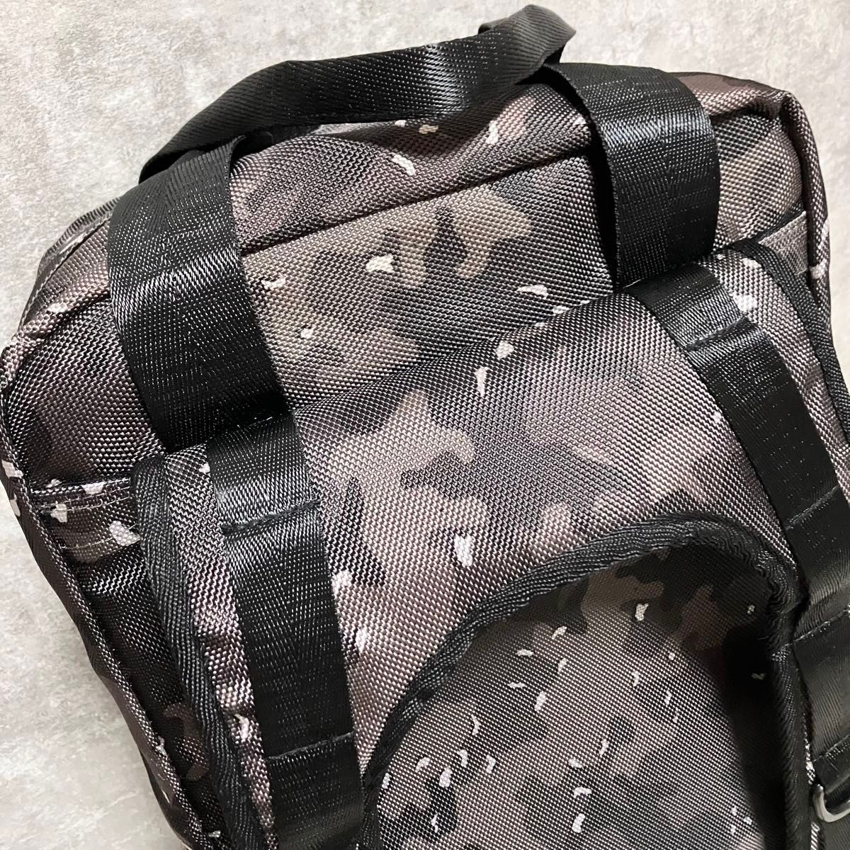 超希少】 SPRAYGROUND スパイクリー コラボリュック カモフラ柄 超希少】 SPRAYGROUND スパイクリー コラボリュック カモフラ柄