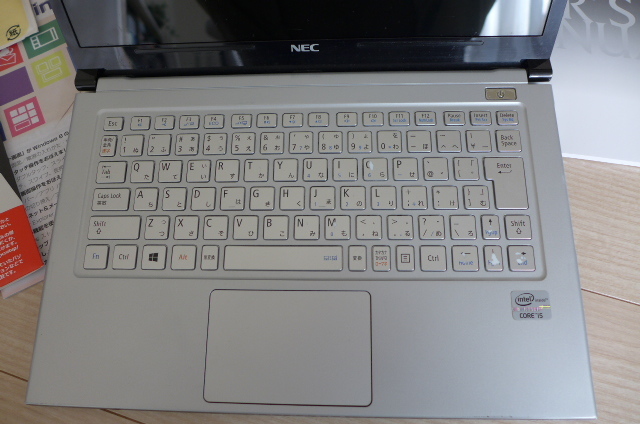 即決 動作良好 NEC PC-LZ550MSS LaVie Z LZ550/MSS シルバー ノートパソコン Office Home and Business2013 13.3インチ 無印良品PCバッグ付_画像3