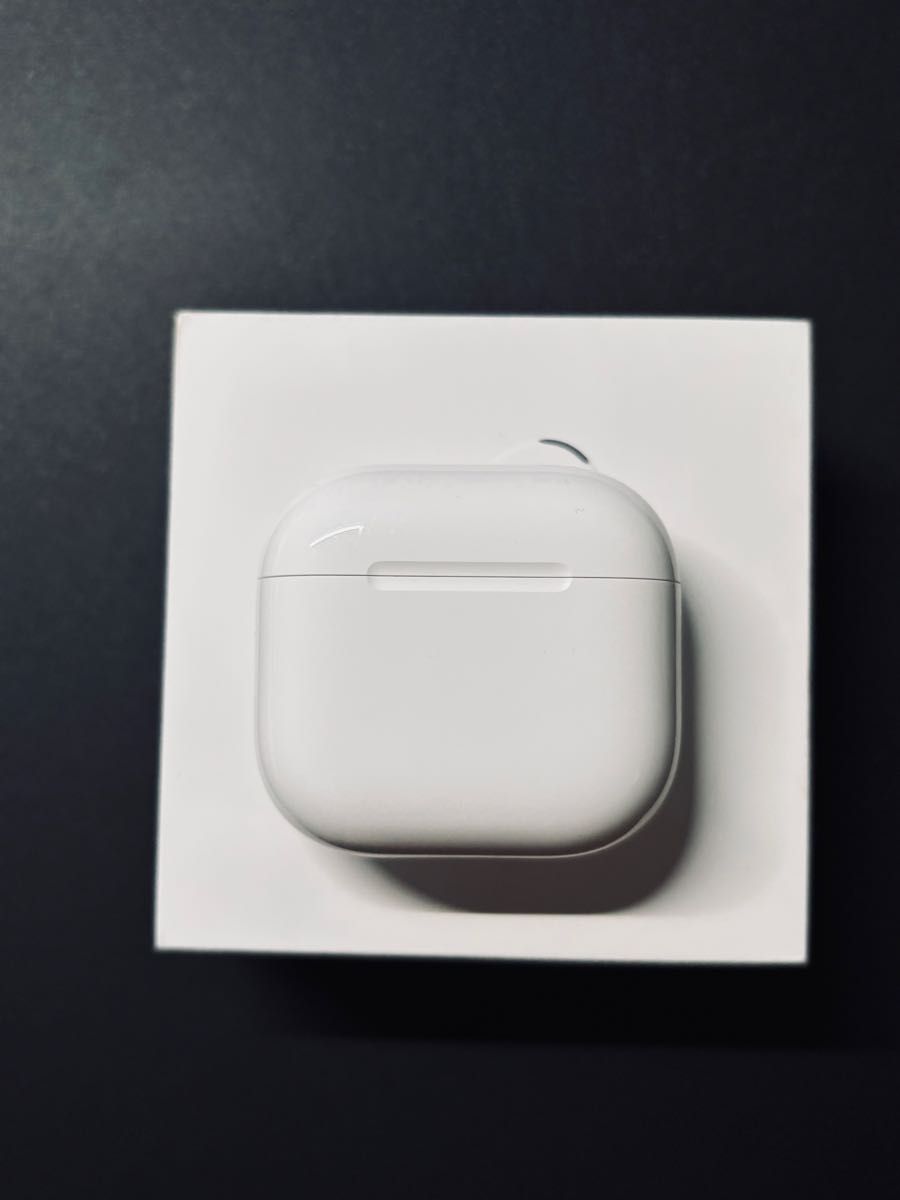ほぼ新品】【保証有り】AirPods4 ANCモデル ノイキャン付き ほぼ新品】【保証有り】AirPods4 ANCモデル ノイキャン付き