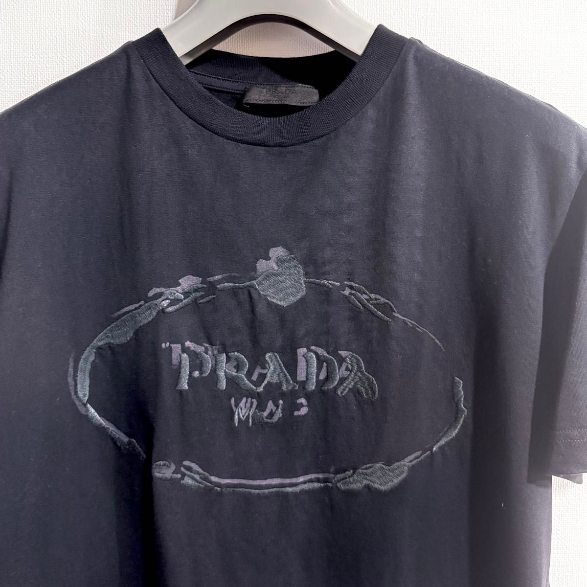 訳あり】美品 PRADA Tシャツ ビッグロゴ 刺繍ロゴ プラダ S 半袖 訳あり】美品 PRADA Tシャツ ビッグロゴ 刺繍ロゴ プラダ S 半袖