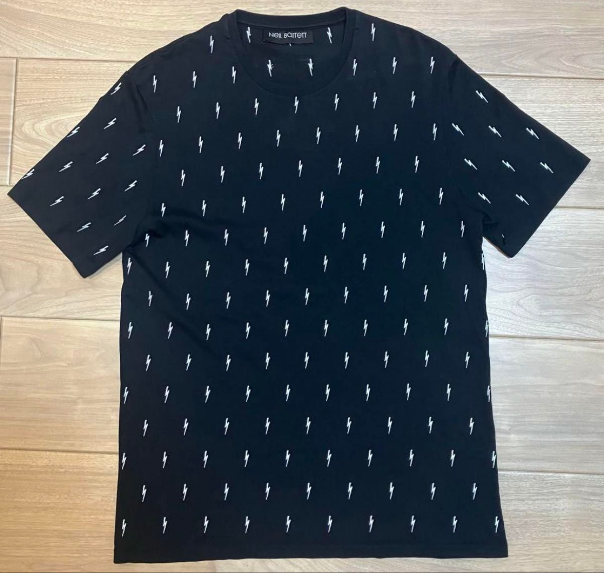 Neil Barrett ニールバレット サンダーボルト刺繍 Tシャツ Neil Barrett ニールバレット サンダーボルト刺繍 Tシャツ
