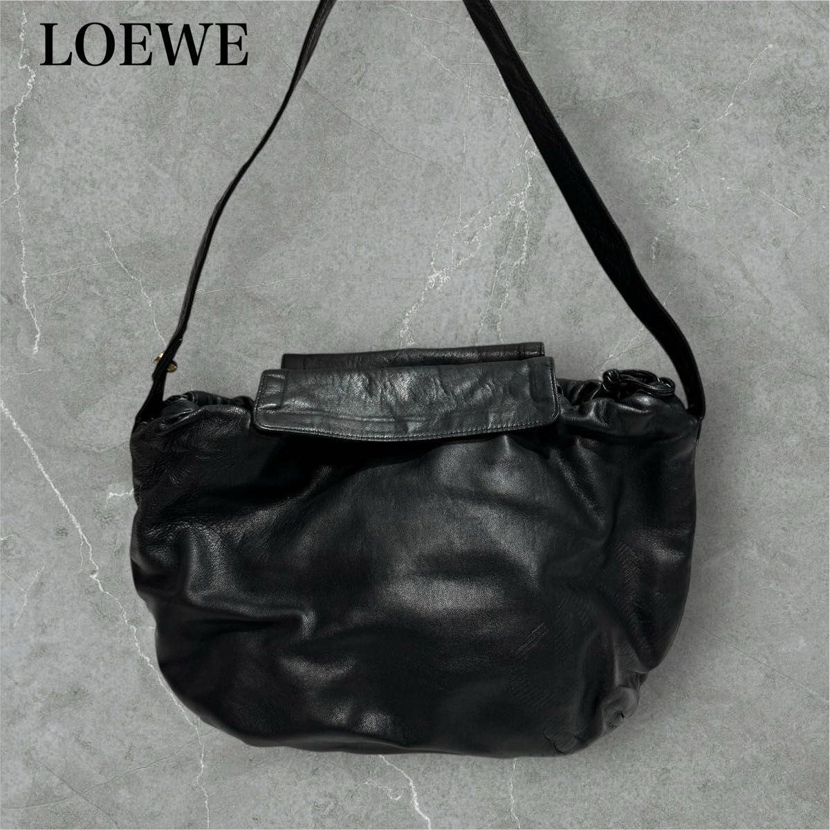 美品 LOEWE ロエベ ショルダーバッグ アナグラム 肩がけ 斜 美品 LOEWE ロエベ ショルダーバッグ アナグラム 肩がけ 斜