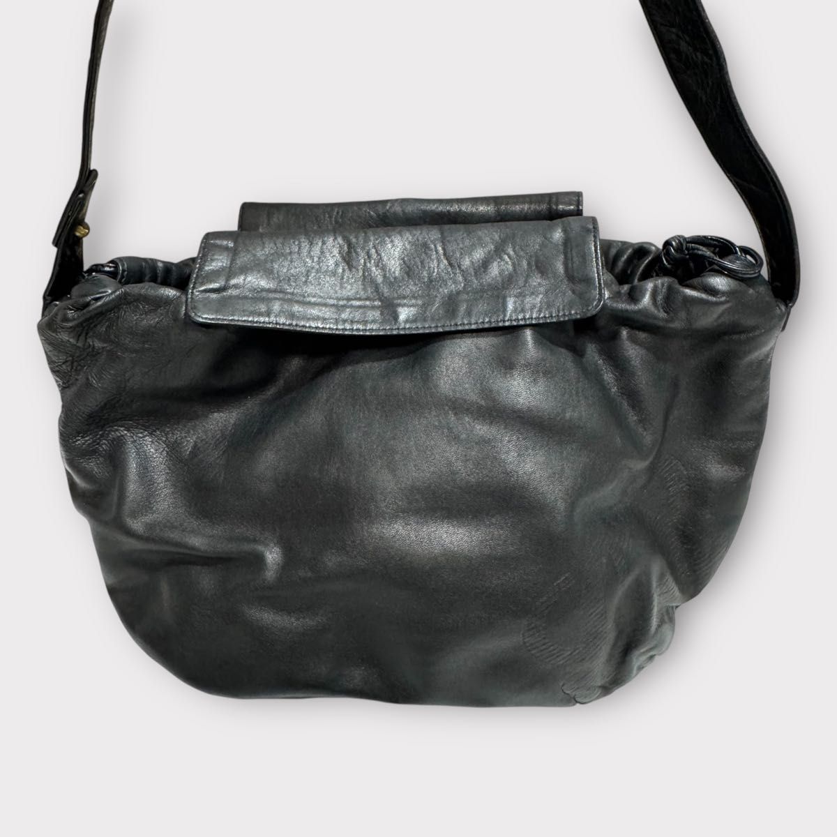 美品 LOEWE ロエベ ショルダーバッグ アナグラム 肩がけ 斜 美品 LOEWE ロエベ ショルダーバッグ アナグラム 肩がけ 斜