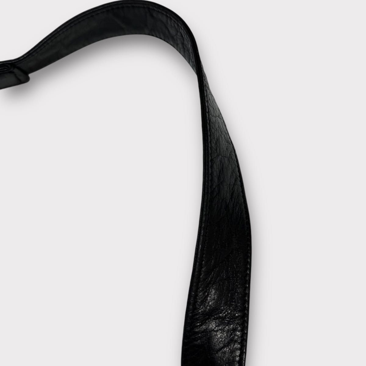 美品 LOEWE ロエベ ショルダーバッグ アナグラム 肩がけ 斜 美品 LOEWE ロエベ ショルダーバッグ アナグラム 肩がけ 斜