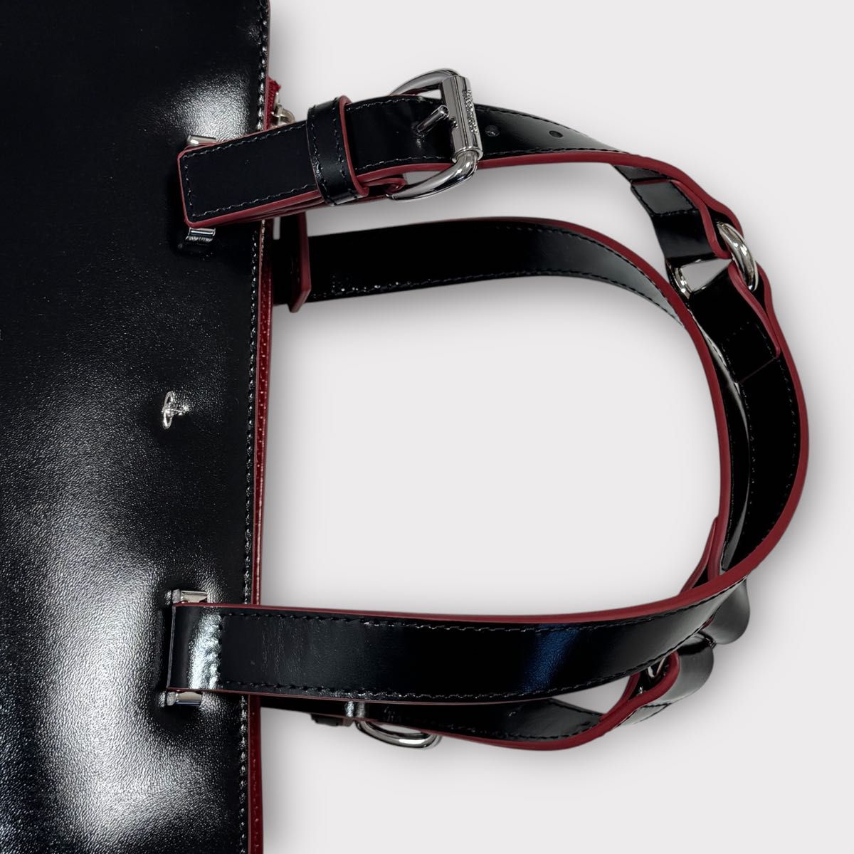 新品未使用 Vivienne Westwood TINY ORB トートバッグ 現行品 新品未使用 Vivienne Westwood TINY ORB トートバッグ 現行品