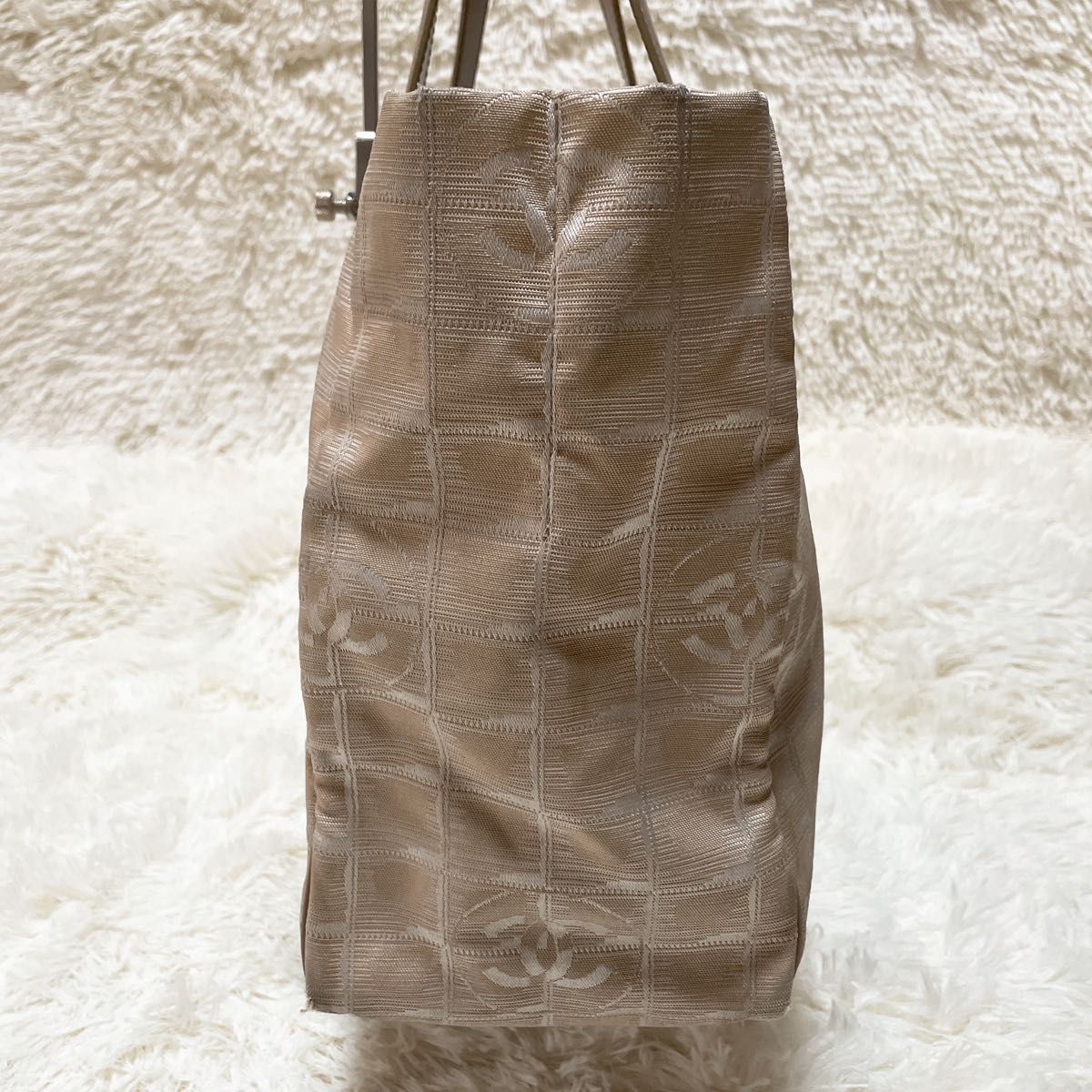 CHANEL シャネル ニュートラベルライン トートバッグ MM CHANEL シャネル ニュートラベルライン トートバッグ MM