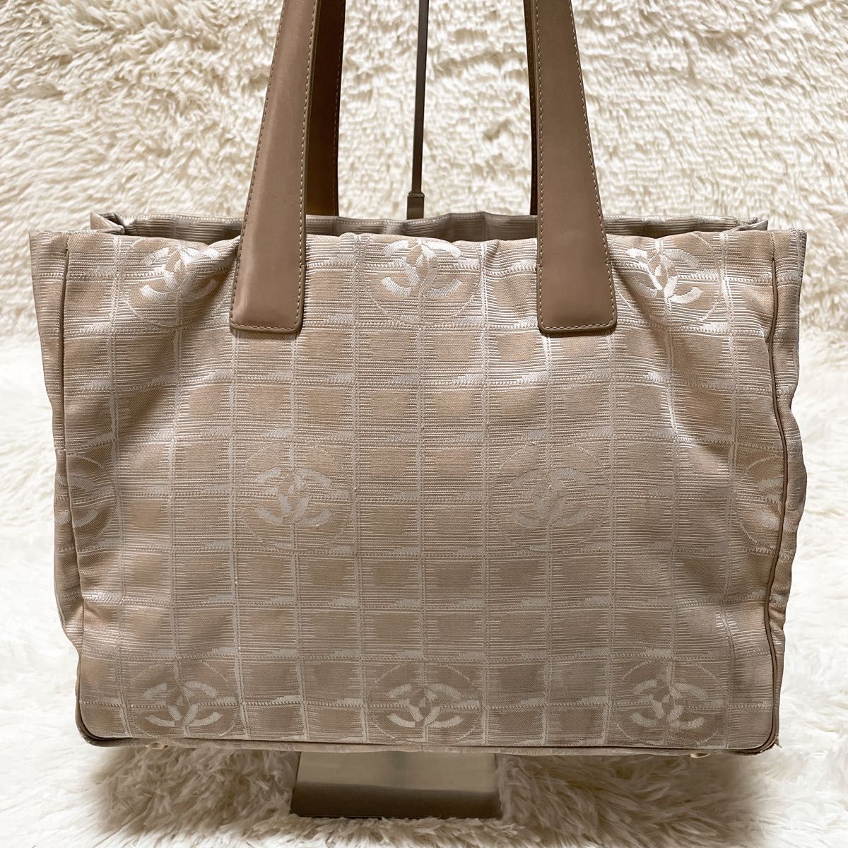 CHANEL シャネル ニュートラベルライン トートバッグ MM CHANEL シャネル ニュートラベルライン トートバッグ MM
