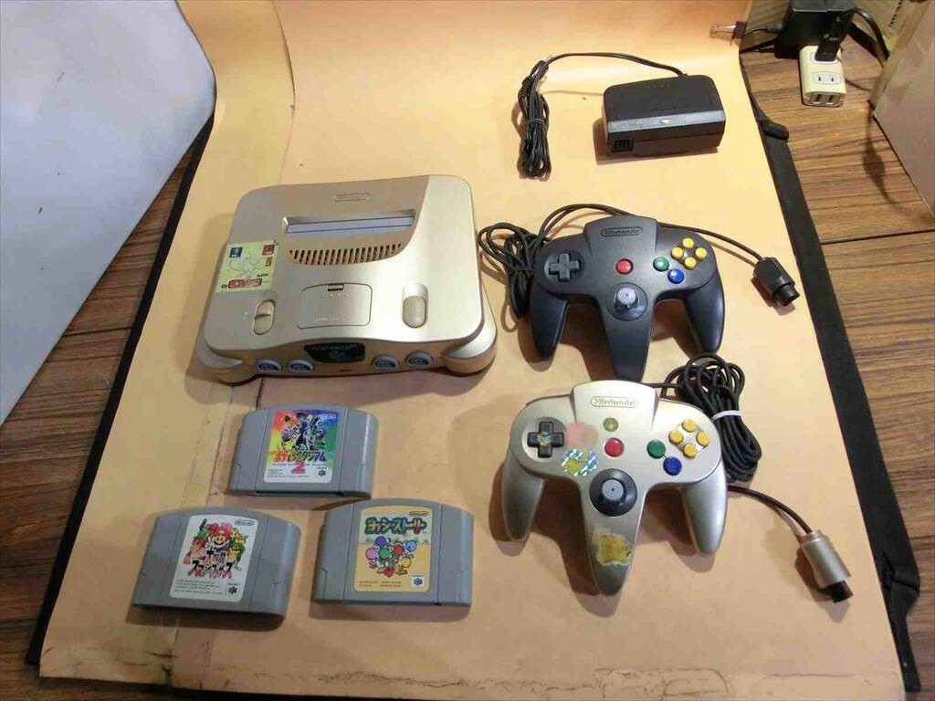 T【ヤ6-38】【80サイズ】△任天堂 Nintendo64 ゴールド NUS-001 T【ヤ6-38】【80サイズ】△任天堂 Nintendo64 ゴールド NUS-001