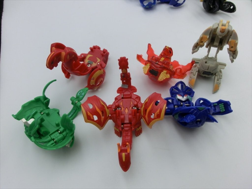 T【2s-12】【60サイズ】△爆丸 BAKUGAN セット/収納ケース付き T【2s-12】【60サイズ】△爆丸 BAKUGAN セット/収納ケース付き