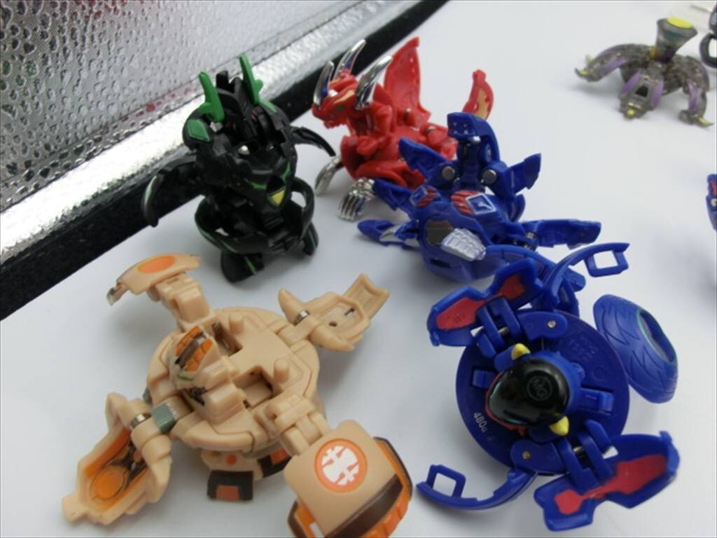 T【2s-12】【60サイズ】△爆丸 BAKUGAN セット/収納ケース付き T【2s-12】【60サイズ】△爆丸 BAKUGAN セット/収納ケース付き