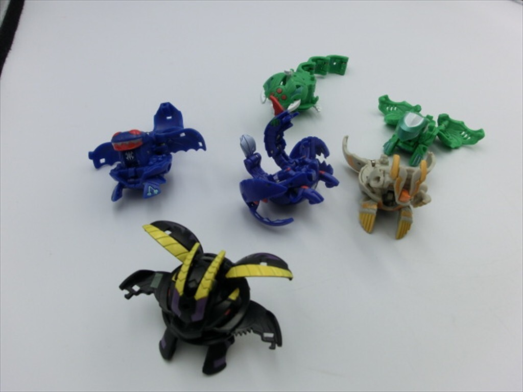 T【2s-12】【60サイズ】△爆丸 BAKUGAN セット/収納ケース付き T【2s-12】【60サイズ】△爆丸 BAKUGAN セット/収納ケース付き