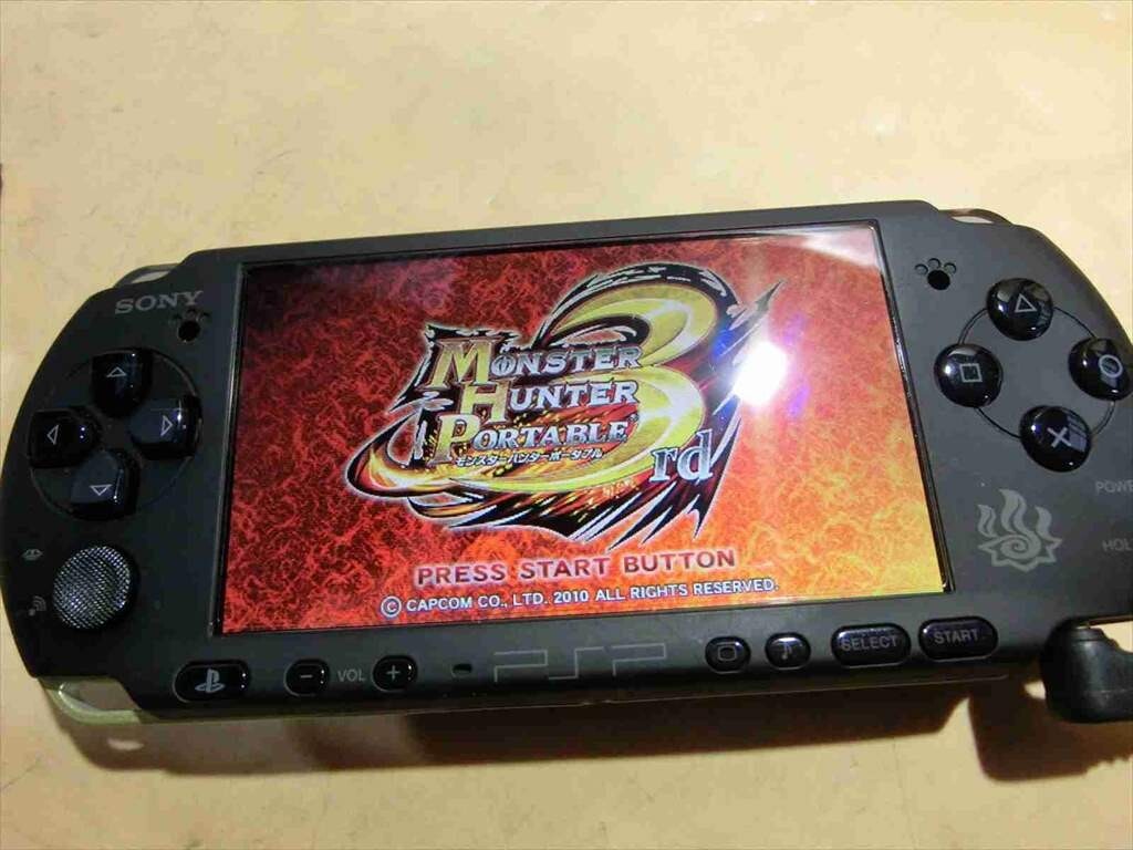 T【ユ6-97】【60サイズ】△SONY PSP プレイステーション T【ユ6-97】【60サイズ】△SONY PSP プレイステーション