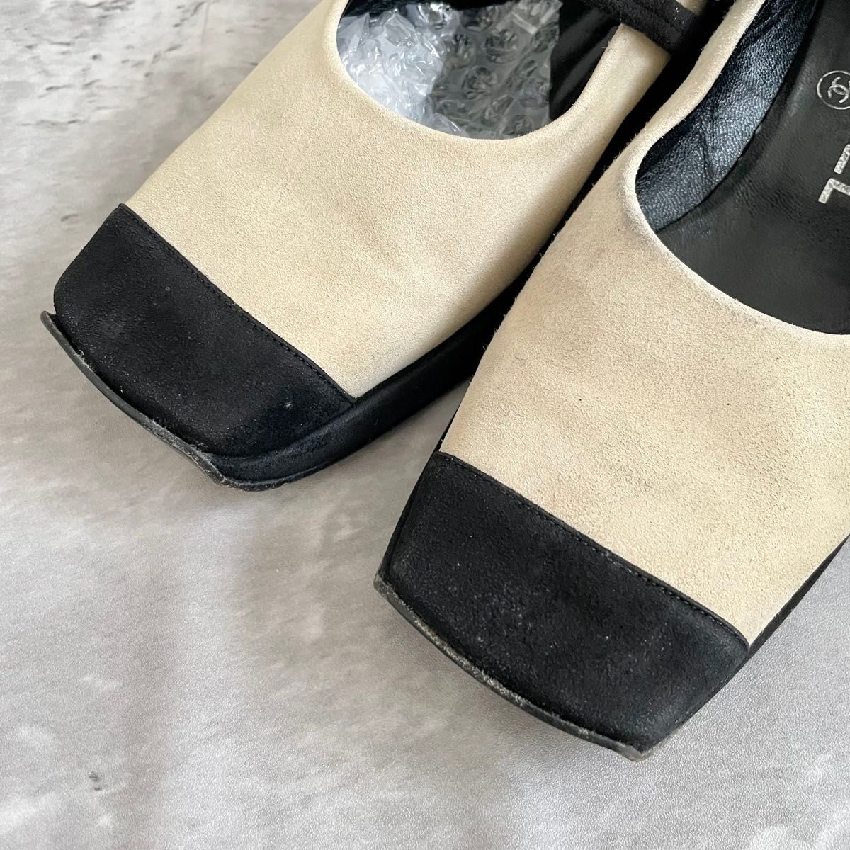 CHANEL シャネル スクエアトゥ パンプス バイカラー 35 1/2 CHANEL シャネル スクエアトゥ パンプス バイカラー 35 1/2