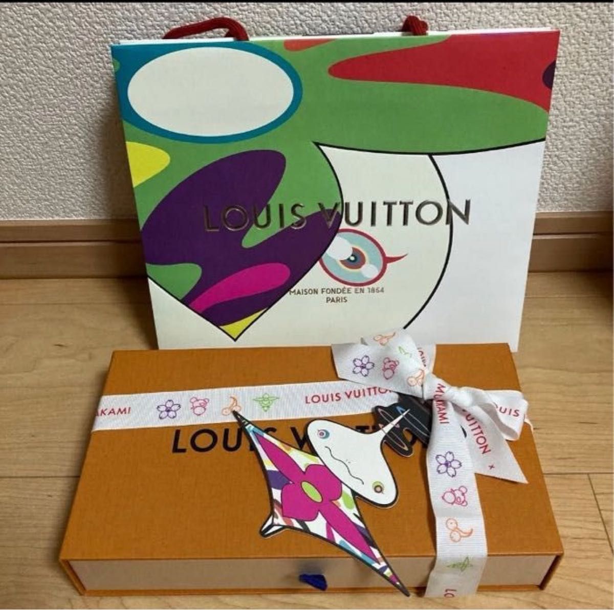 LOUIS VUITTON ルイヴィトン × 村上隆 ショッパー チャーム付き LOUIS VUITTON ルイヴィトン × 村上隆 ショッパー チャーム付き