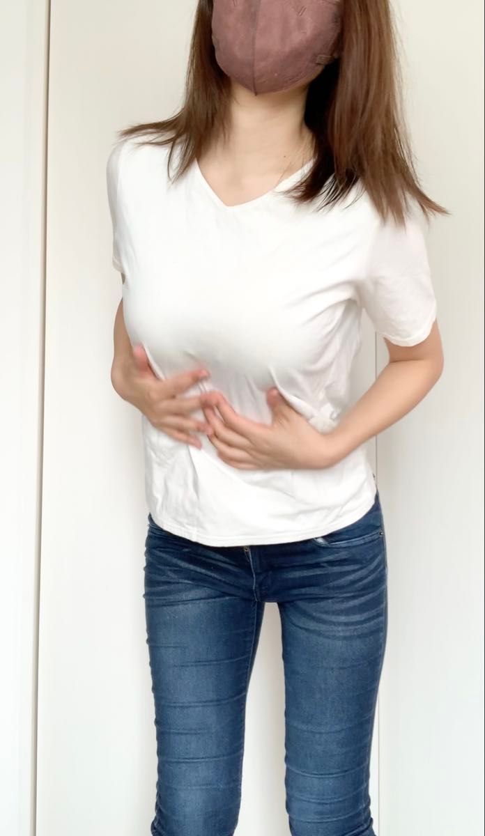 白 Vネックtシャツ