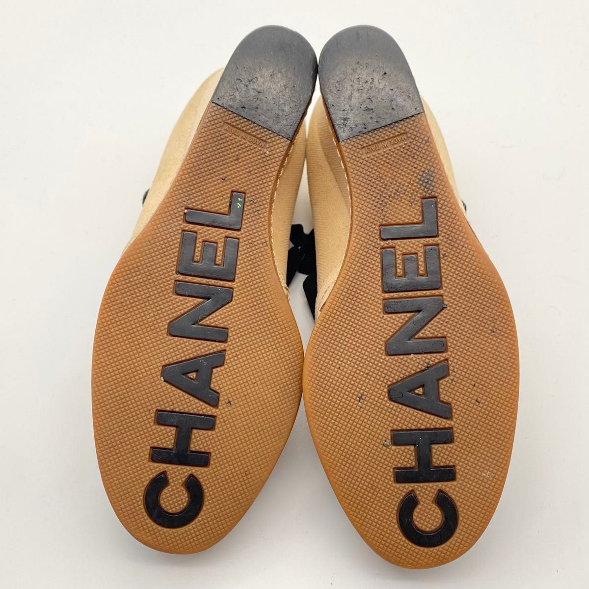 CHANEL シャネル パンプス ココマーク スタッズ ベージュ 黒 CHANEL シャネル パンプス ココマーク スタッズ ベージュ 黒