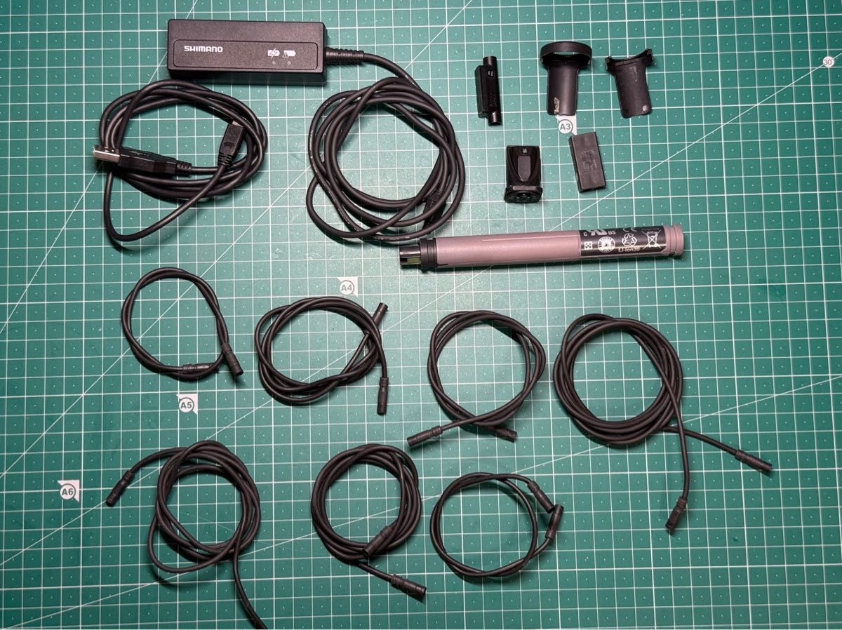美品 SHIMANO GRX DI2 rx815 2x11S ディスク グラベル コンポ 美品 SHIMANO GRX DI2 rx815 2x11S ディスク グラベル コンポ